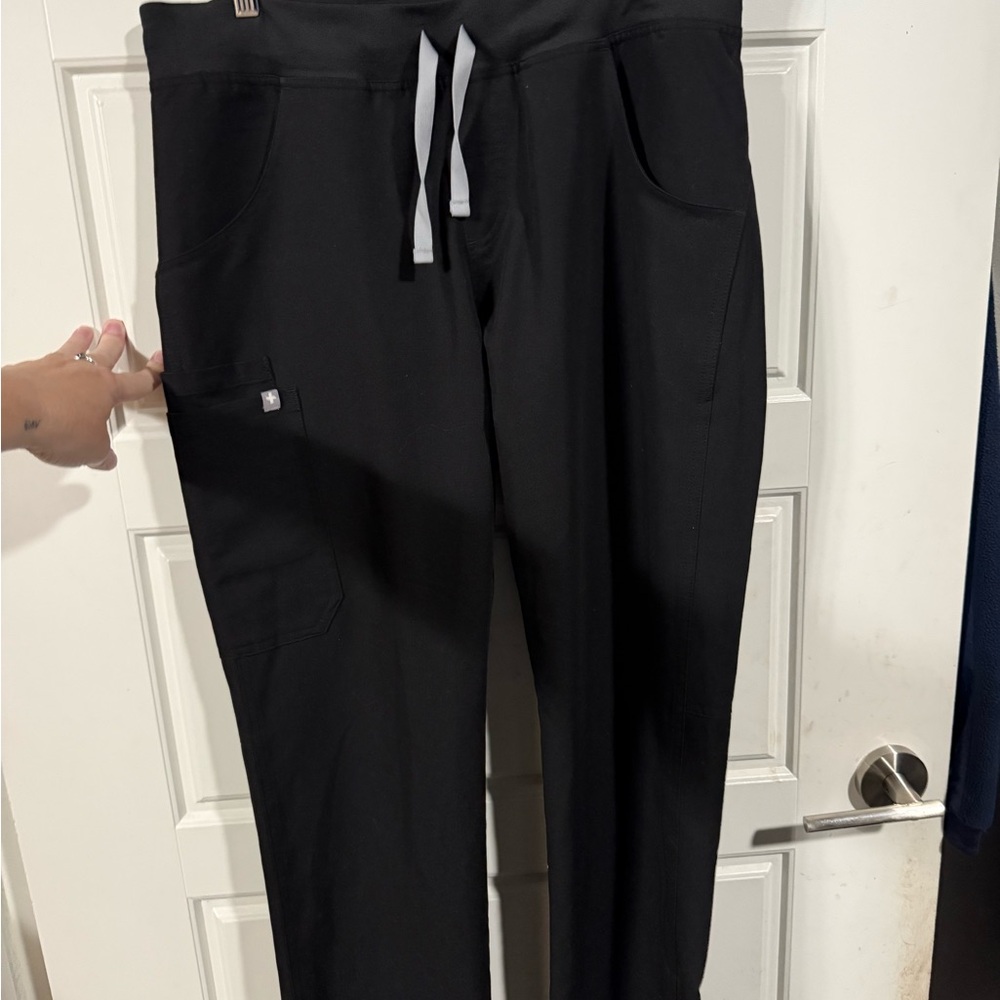 Women’s Black Figs Scrub Pants